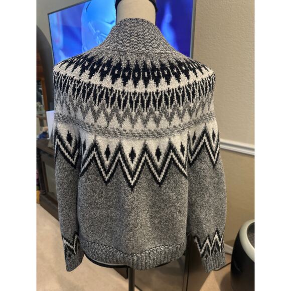 Women’s Old Navy Fair Isle Sweater. Size Small - Picture 2 of 3